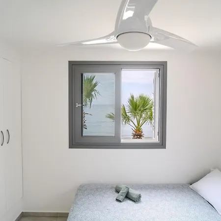 Beachfront Meneou Blu 2 Bedrooms Beach House