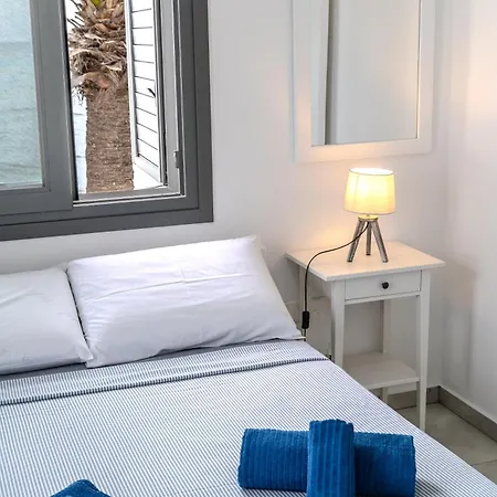 度假居 Beachfront Meneou Blu 2 Bedrooms Beach House