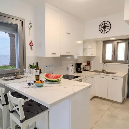 度假居 Beachfront Meneou Blu 2 Bedrooms Beach House *