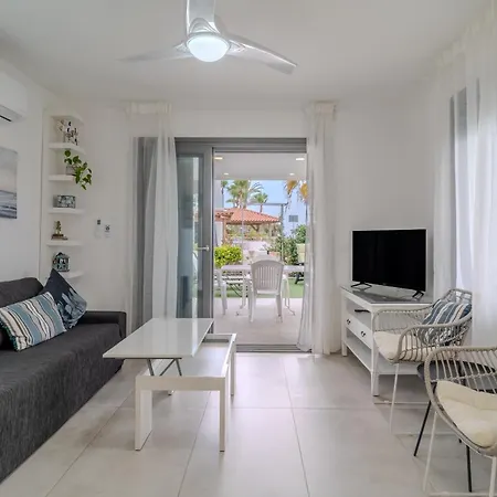 Beachfront Meneou Blu 2 Bedrooms Beach House * Meneou