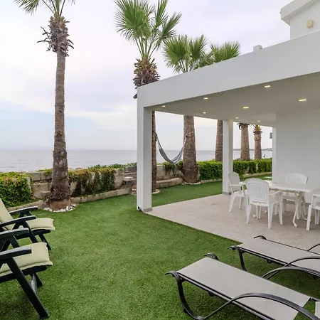 度假居 Beachfront Meneou Blu 2 Bedrooms Beach House Meneou